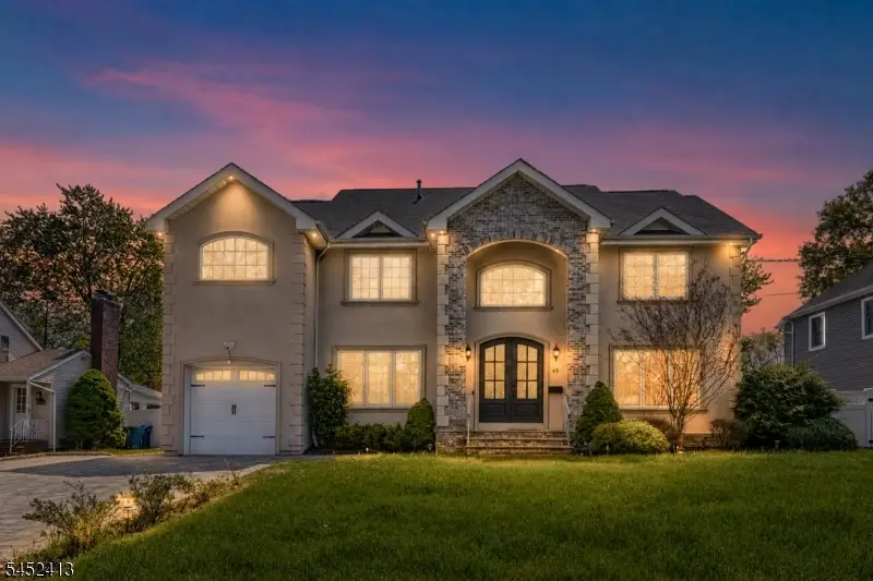 49 Hall Dr, Clark, NJ 07066 - #2