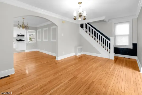 521 E Blancke St, Linden City, NJ 07036