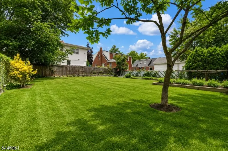 521 E Blancke St, Linden, NJ 07036 - #2