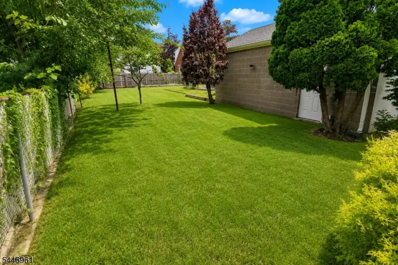 521 E Blancke St, Linden, NJ 07036 - #3