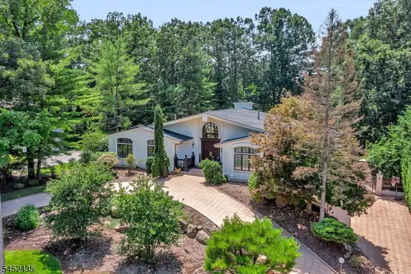 8 Driftwood Drive, Livingston Twp., NJ 07039
