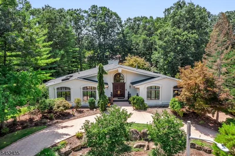 8 Driftwood Drive, Livingston, NJ 07039 - #2