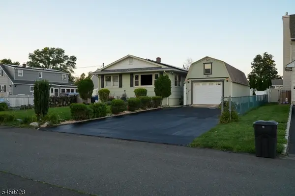 150 Farragut Ave, Middlesex Boro, NJ 08846