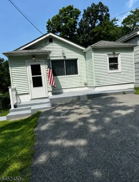 12 Colby Trl, Hopatcong Boro, NJ 07843