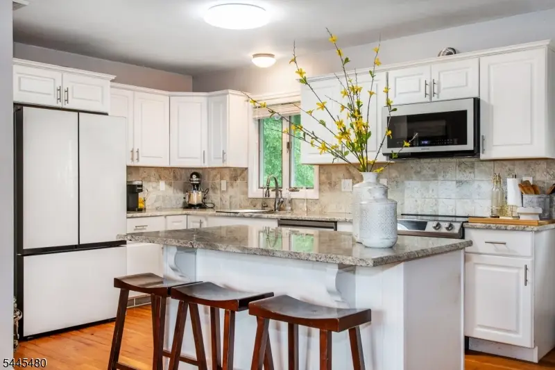 2 Glen Rd, Vernon, NJ 07422 - #1