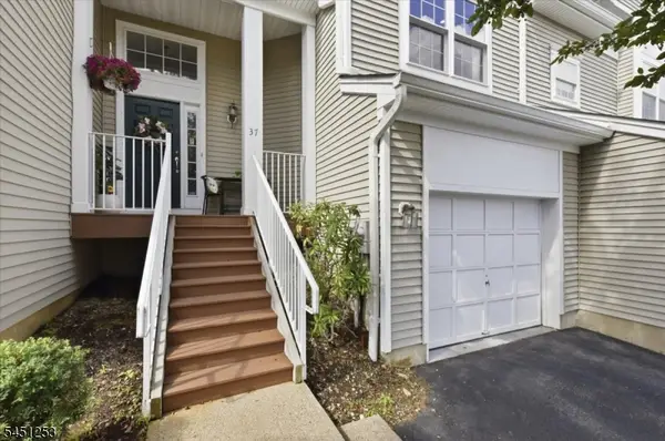 37 Woodmont Dr, Randolph Twp., NJ 07869