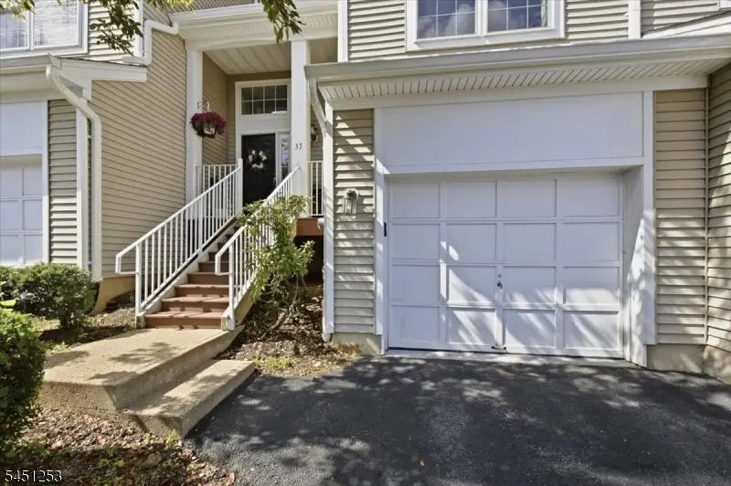 37 Woodmont Dr, Randolph, NJ 07869 - #2