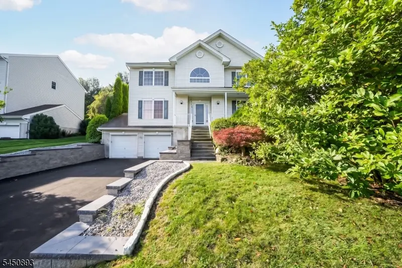 5 Pegasus Pl, Washington, NJ 07853 - #1