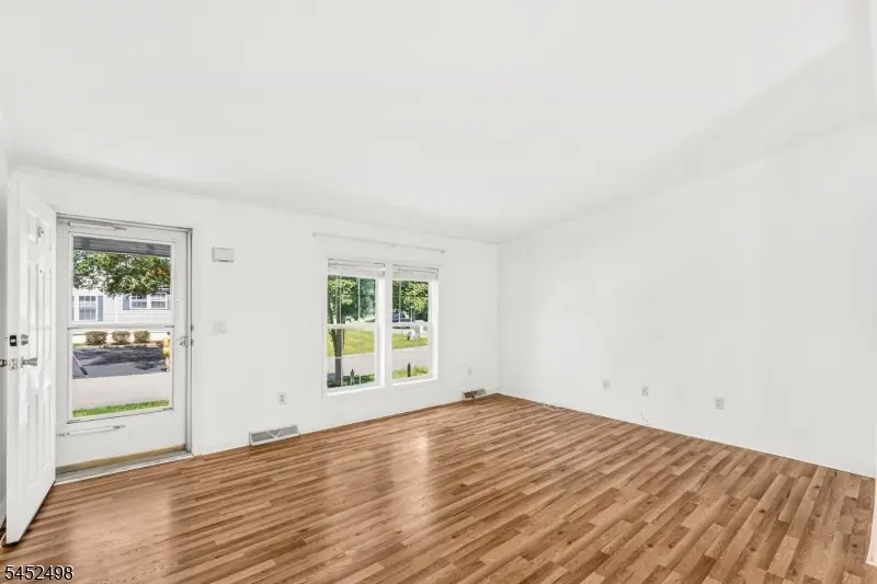 3 Lantern Ln, White, NJ 07823 - #2