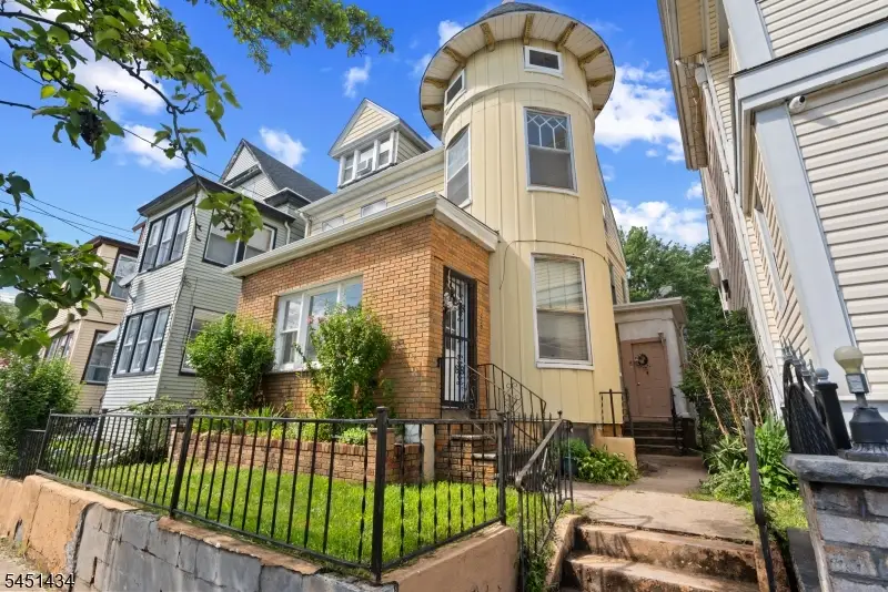239 17th Ave, Paterson, NJ 07504 - #2