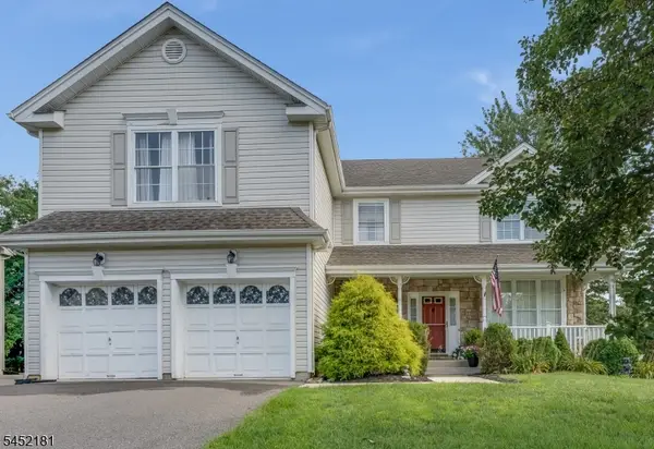 13 Grant Way, Lopatcong Twp., NJ 08865
