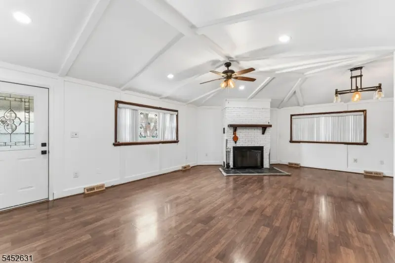 28 Butler St, Clifton, NJ 07011 - #1