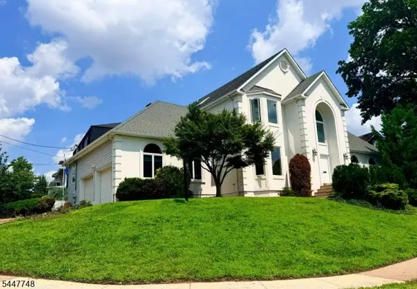 907 Colonia Rd, Elizabeth City, NJ 07208