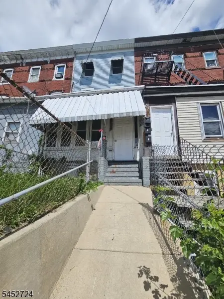 302 Pennington Ave, Trenton City, NJ 08618