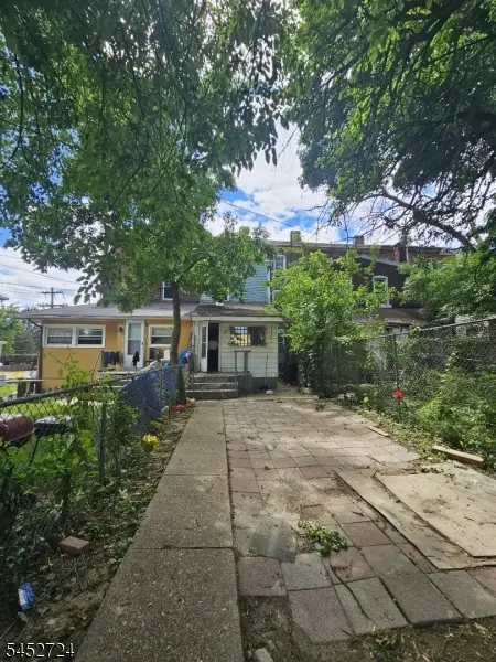 302 Pennington Ave, Trenton, NJ 08618 - #2