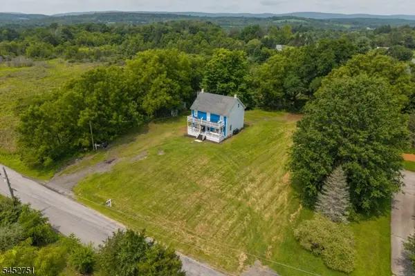 68 Fenwick Rd, Frankford Twp., NJ 07822