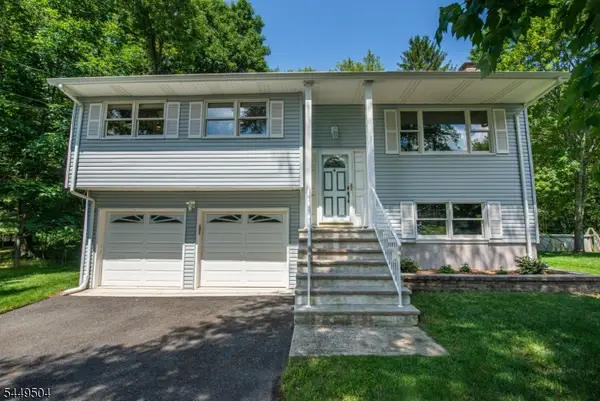 19 Hermanne Dr, Mount Olive Twp., NJ 07836