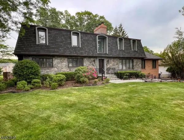 203 Harwood Pl, Paramus Boro, NJ 07652