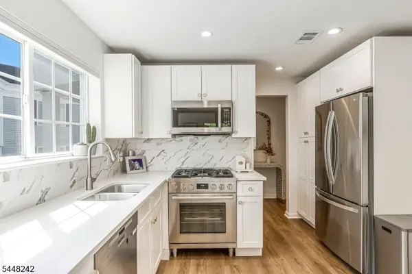 230 Riveredge Dr, Chatham Twp., NJ 07928
