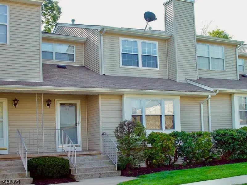 65 Freemont Ct, Franklin, NJ 08873 - #1
