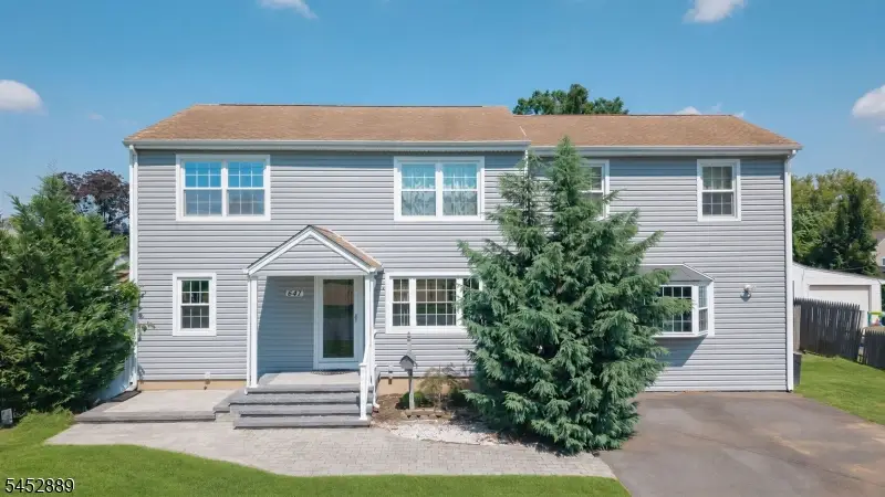 647 Cook Ave, Middlesex, NJ 08846 - #1