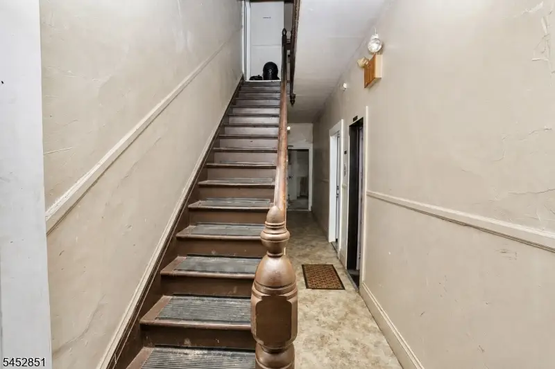 27 Augusta St, Irvington, NJ 07111 - #3