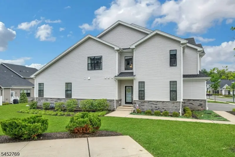 49 Whitney Ave, Morris Plains, NJ 07950 - #2