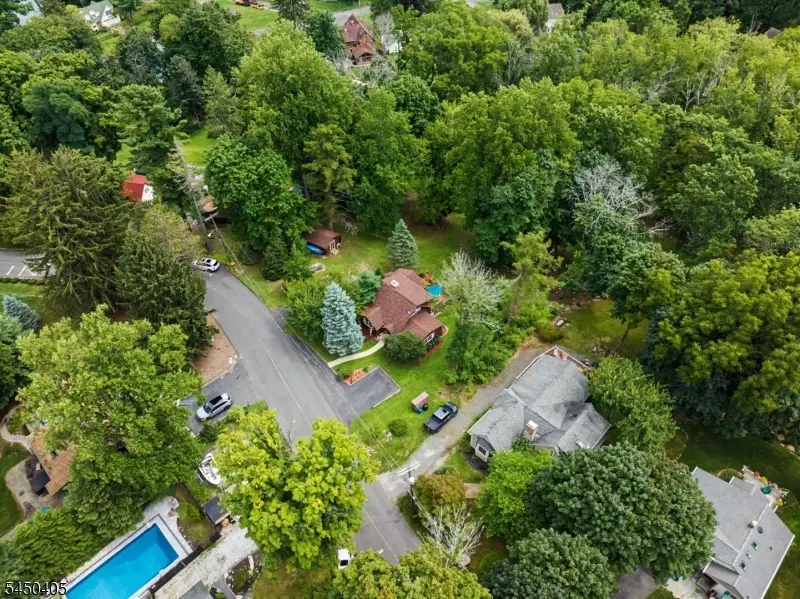 21 Shawnee Trl, Lake Mohawk, NJ 07871 - #1