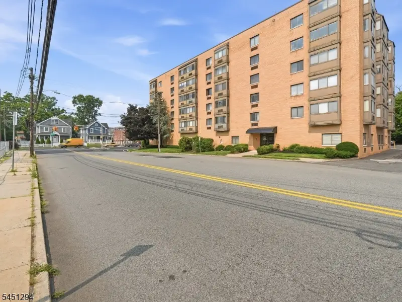 5 Linden St #6i, Hackensack, NJ 07601 - #3