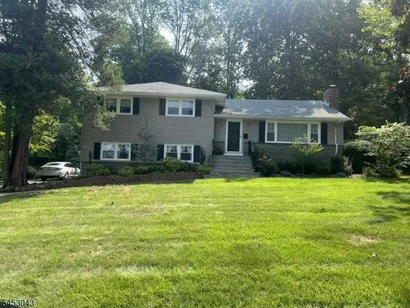 23 Evergreen Dr, Berkeley Heights, NJ 07922 - #2