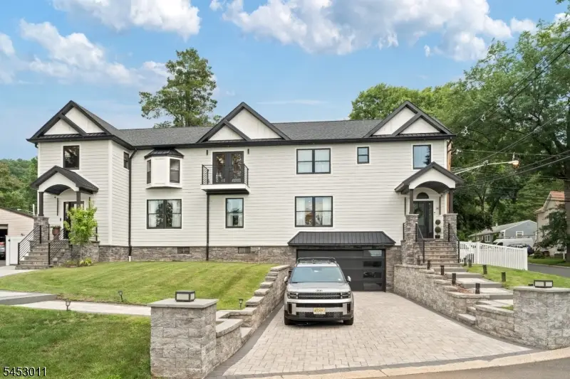 14-16 Mount Washington Dr, Clifton, NJ 07013 - #1