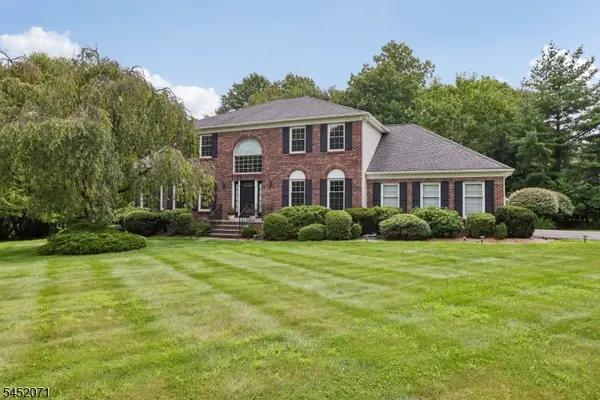 2 Stratford Dr, Randolph Twp., NJ 07869