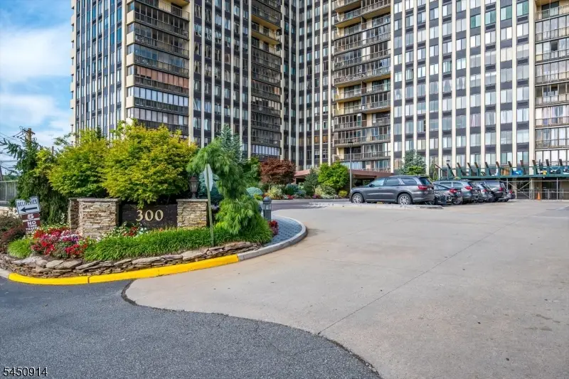 300 Winston Dr-c2912, Cliffside Park, NJ 07010 - #3