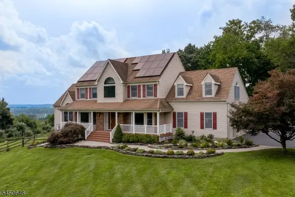7 Tahoe Ct, Clinton Twp., NJ 08809