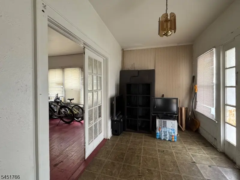 85 Veterans Memorial Dr, Somerville, NJ 08876 - #2