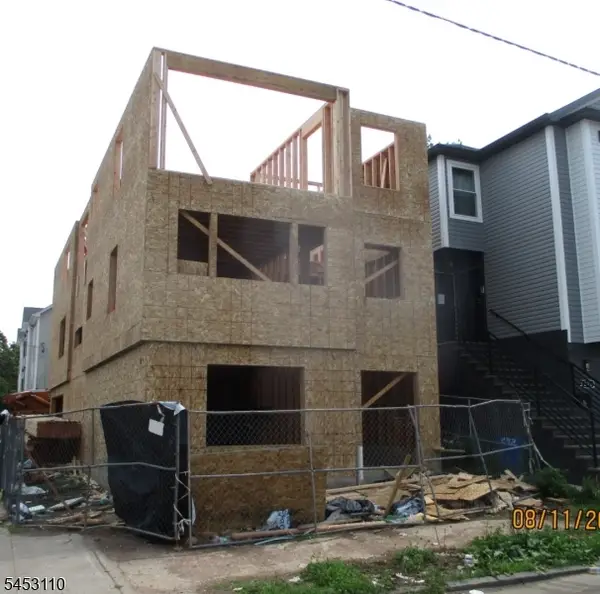 290 S 19th St, Newark City, NJ 07103