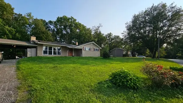 5 Woodland Trl, Vernon Twp., NJ 07461