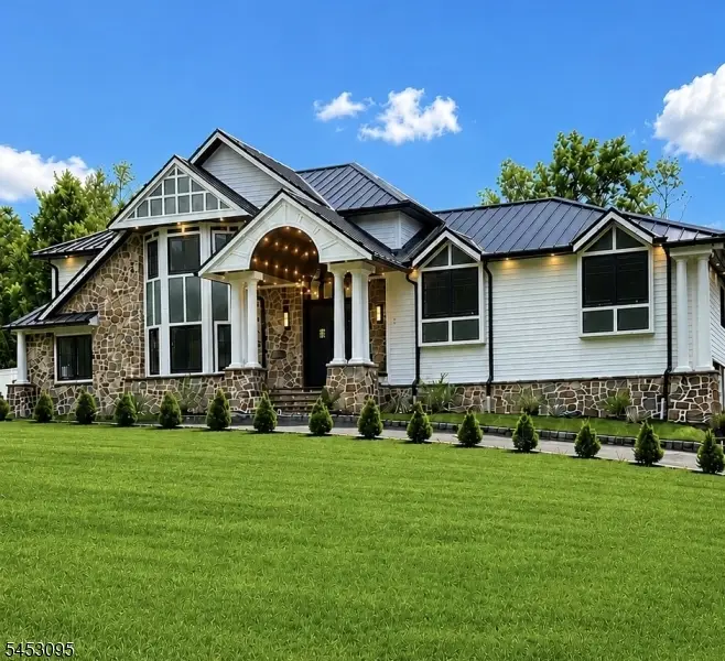 496 White Oak Ridge Rd, Millburn, NJ 07078 - #3