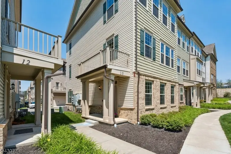 10 Cortland Ct, Livingston, NJ 07039 - #2