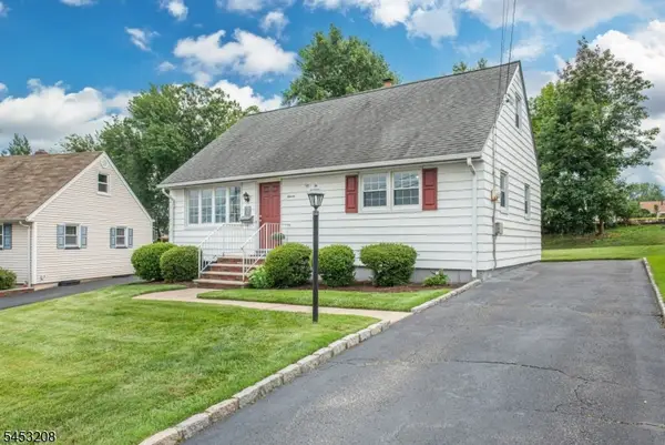 11 Susan Ct, Clifton City, NJ 07012