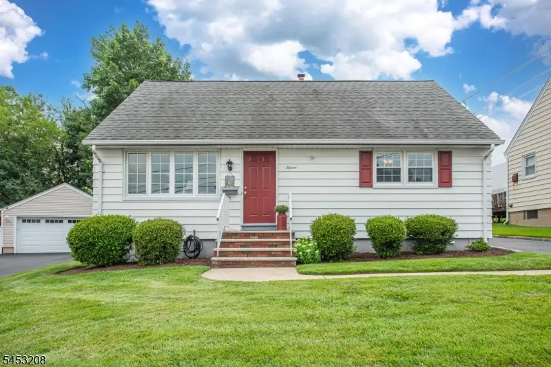 11 Susan Ct, Clifton, NJ 07012 - #2
