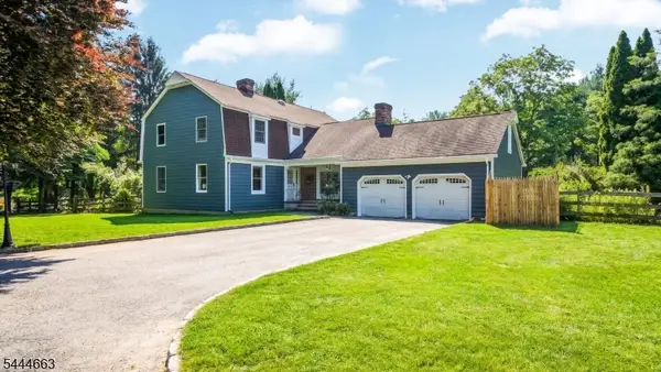 2 Chester Woods Dr, Chester Twp., NJ 07930