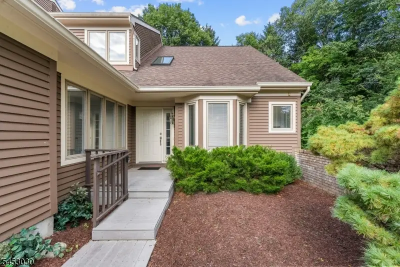 239 Westervelt Ln, Mahwah, NJ 07430 - #1