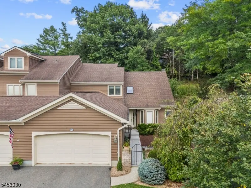 239 Westervelt Ln, Mahwah, NJ 07430 - #2