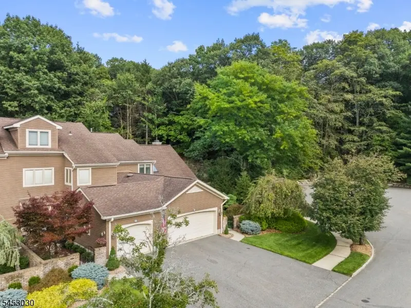 239 Westervelt Ln, Mahwah, NJ 07430 - #3