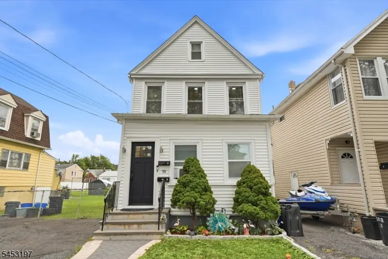 511 Roosevelt St, Roselle Park, NJ 07204 - #1
