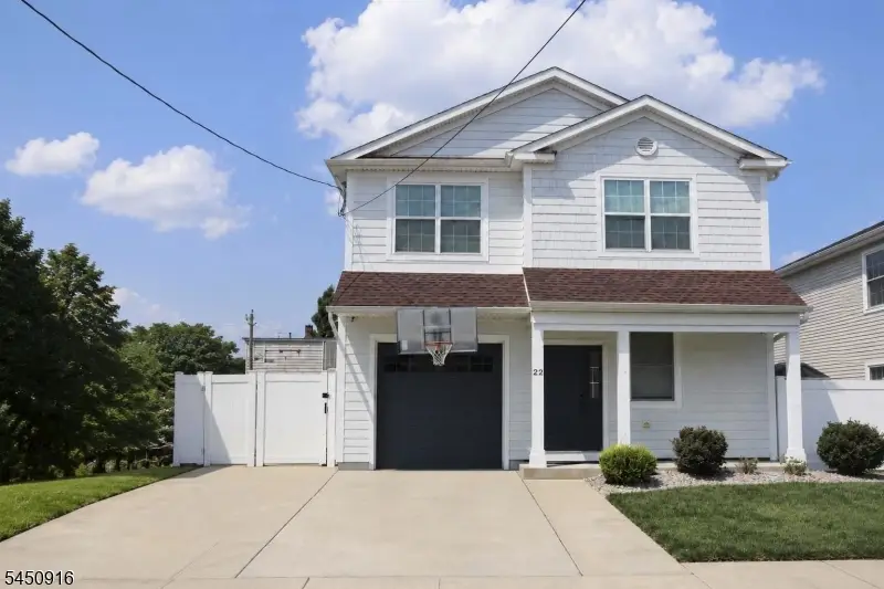22 Larch St, Carteret, NJ 07008 - #1