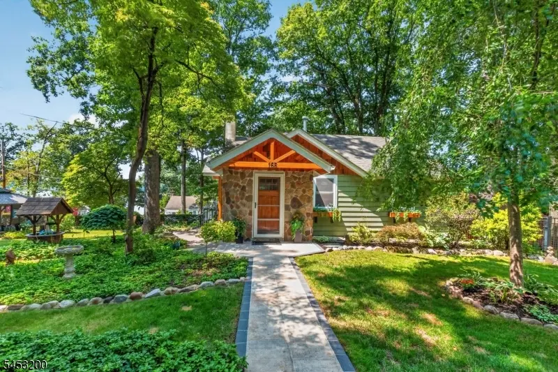 165 New Jersey Ave, Lake Hopatcong, NJ 07848 - #2