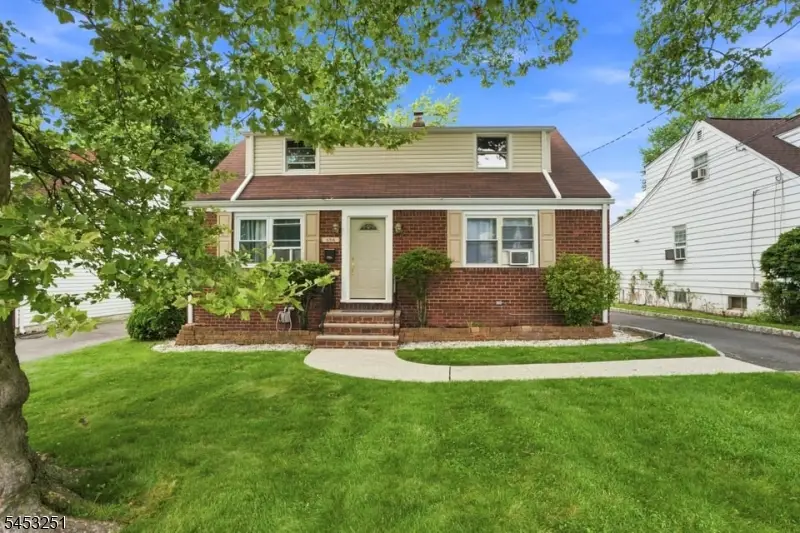 654 Howard St, Teaneck, NJ 07666 - #1