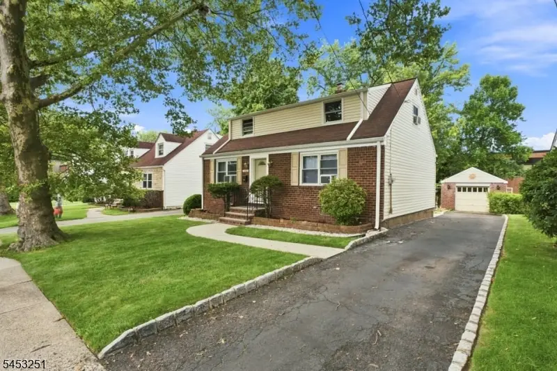 654 Howard St, Teaneck, NJ 07666 - #2